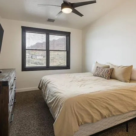 Luxury Downtown Rental - La Dolce Vita Villa #4 Moab Exterior photo